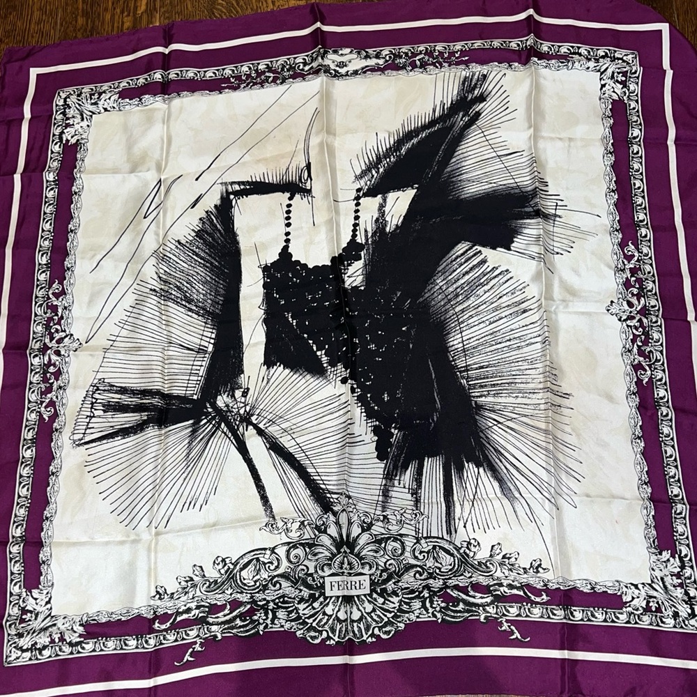 Authentic Gianfranco Ferre authentic scarf - Picture 2 of 2